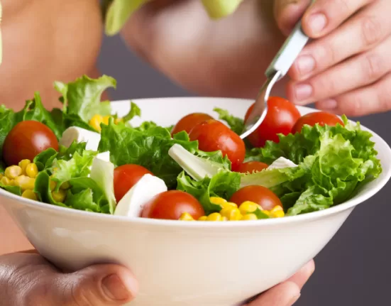 A balanced Indian meal plate showing paneer curry, dal, and brown rice, tailored for the Indian Diet Plan for Gym Lovers.