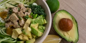 A side-by-side comparison of a person before and after weight loss, achieved using Vegetarian Keto Recipes.